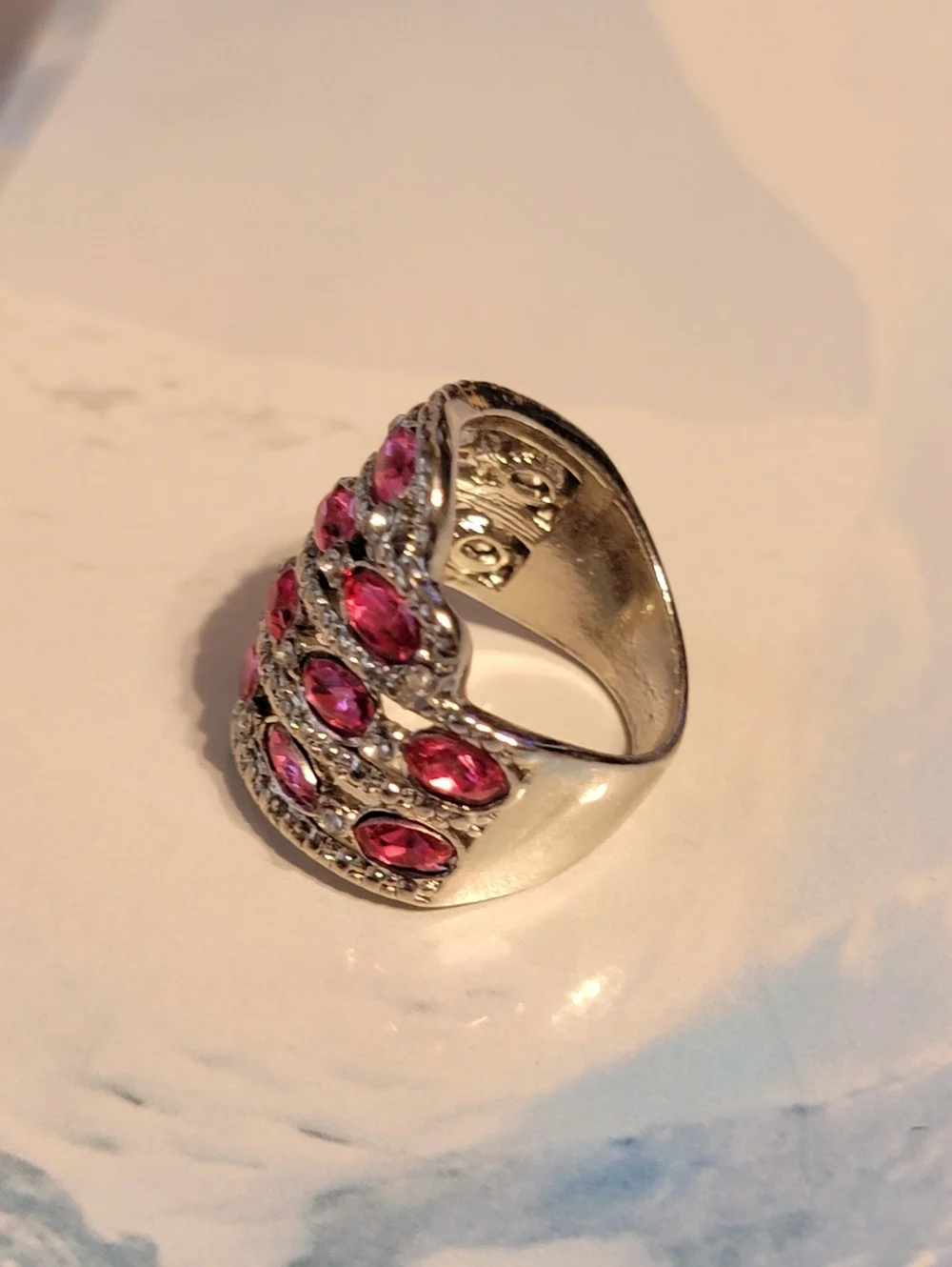 Pink Rhinestone Ring Size 7, Silver-tone Glass Wide Diva Fashion Ring NWOT r-42